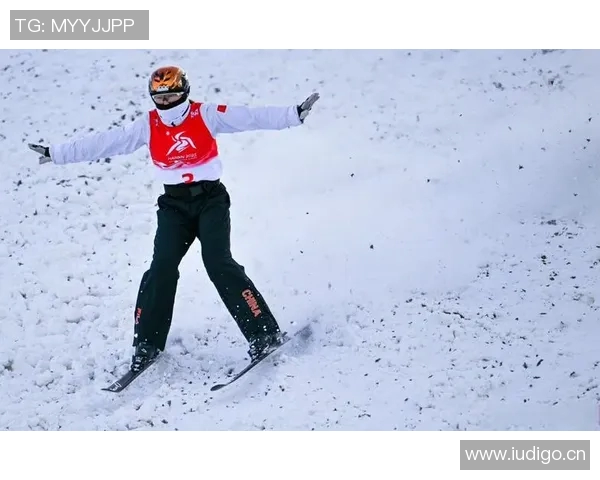 徐梦桃全力以赴备战自由式滑雪赛事展现巾帼风采与拼搏精神